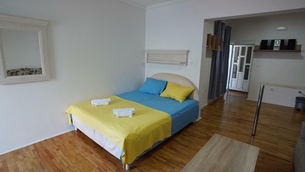 Penthouse Stoliv New Spa-Pool Villa Is Located 5M From The Sea, Exclusive Terrace,Private Jetty Wih Sunbeds, Pebble Beach, Secluded Location Total Area 375M2 At Your Disposal Kotor Exterior foto